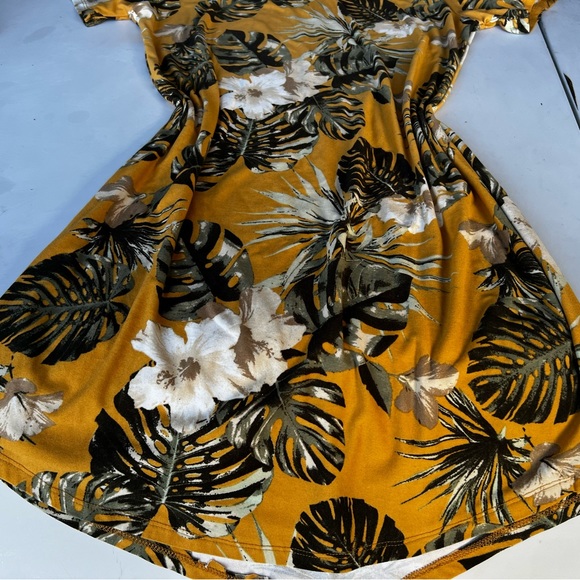 Super soft and stretchy knee length dress - Picture 2 of 3